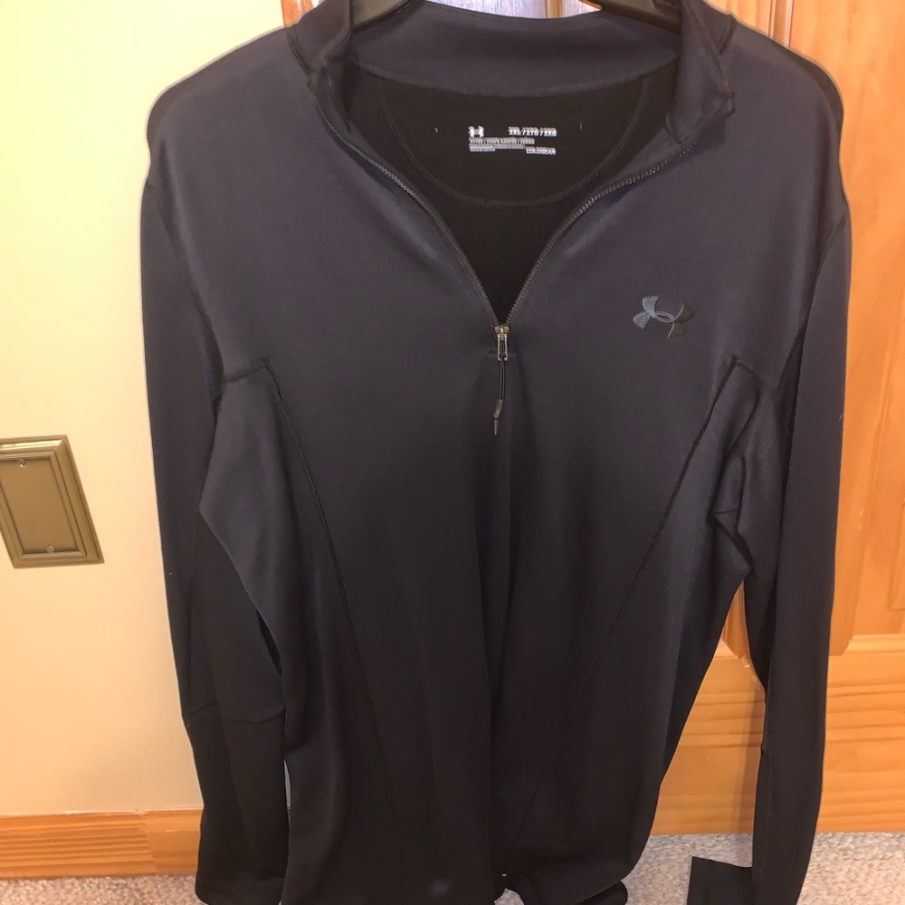 Black under armer pullover